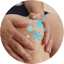 Frescura alrededor de la rodilla de una mujer